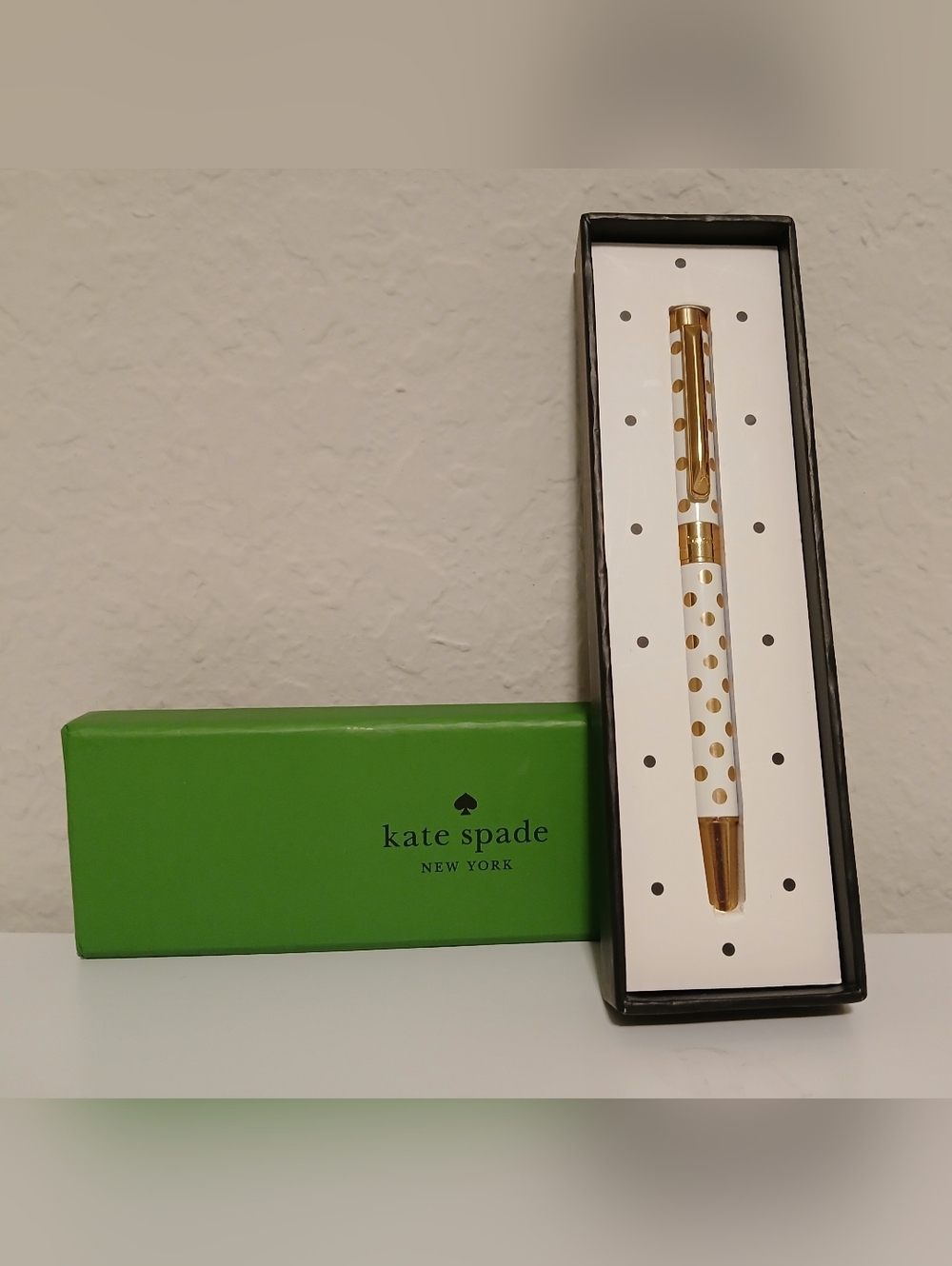 NWT Kate Spade Gold & White Polka Dot Pen